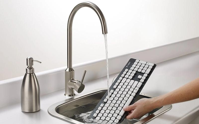 Can I Wash Mechanical Keyboard With Water?