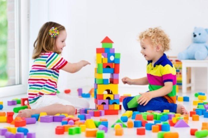 How Building Toys Help With Child Development